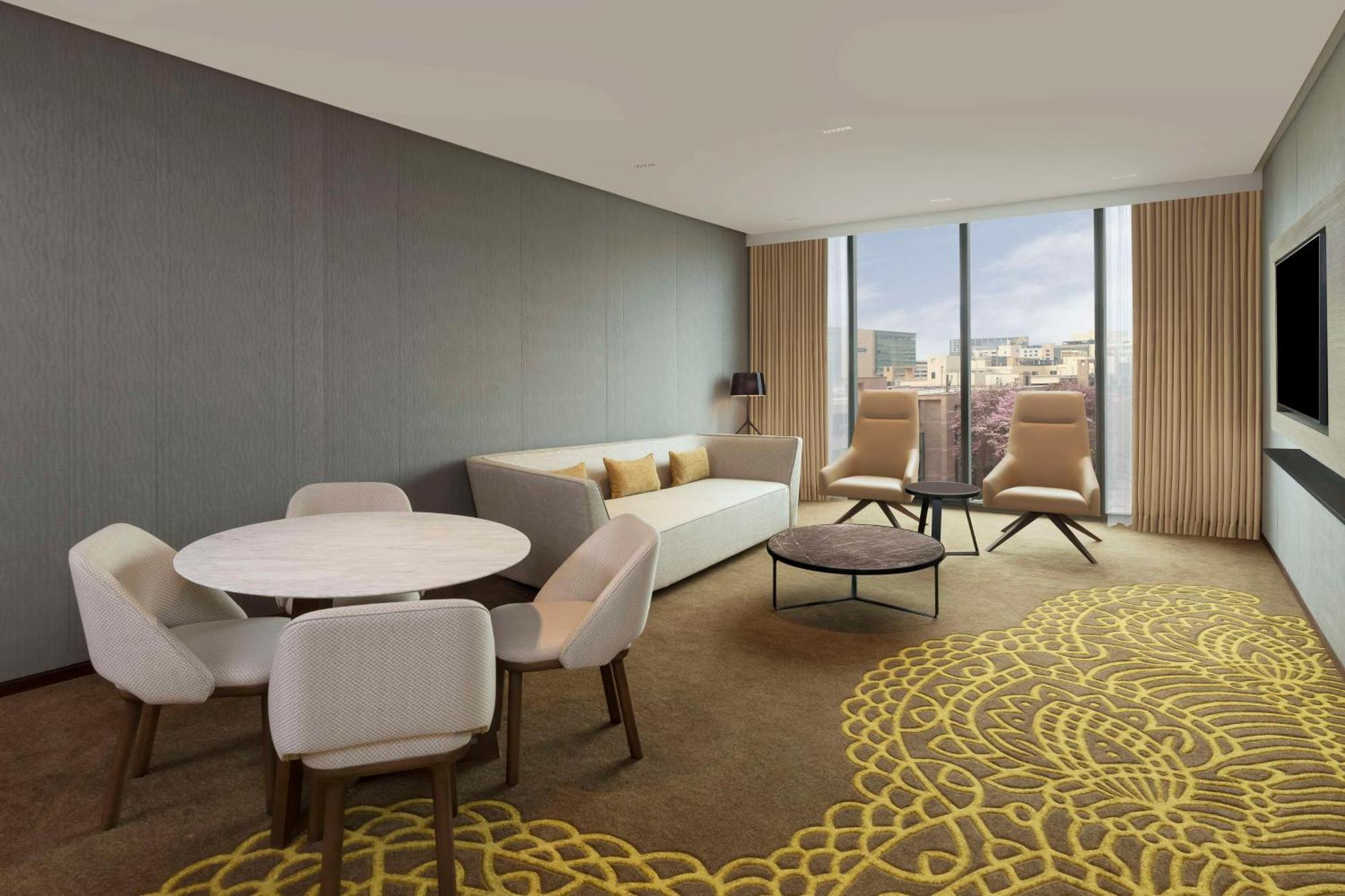 Hilton Bengaluru Embassy Manyata Business Park Hotel Bagian luar foto