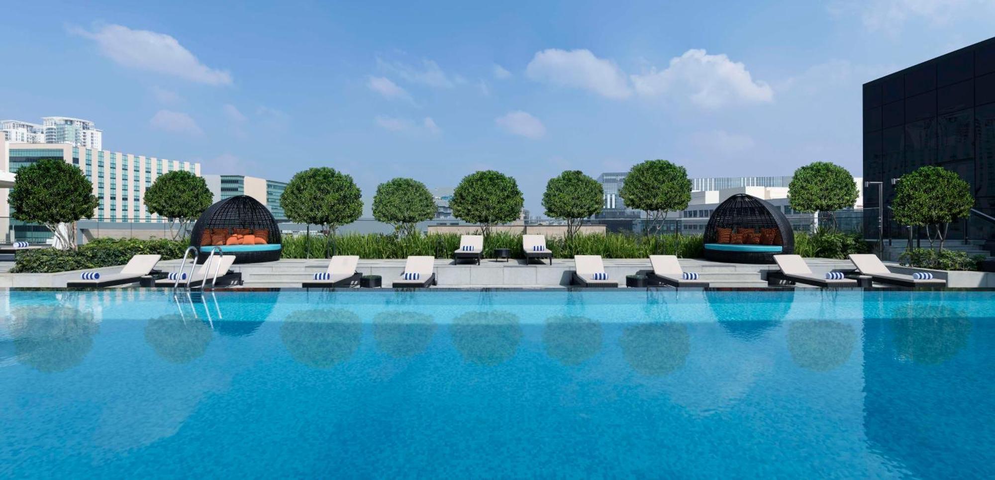 Hilton Bengaluru Embassy Manyata Business Park Hotel Bagian luar foto