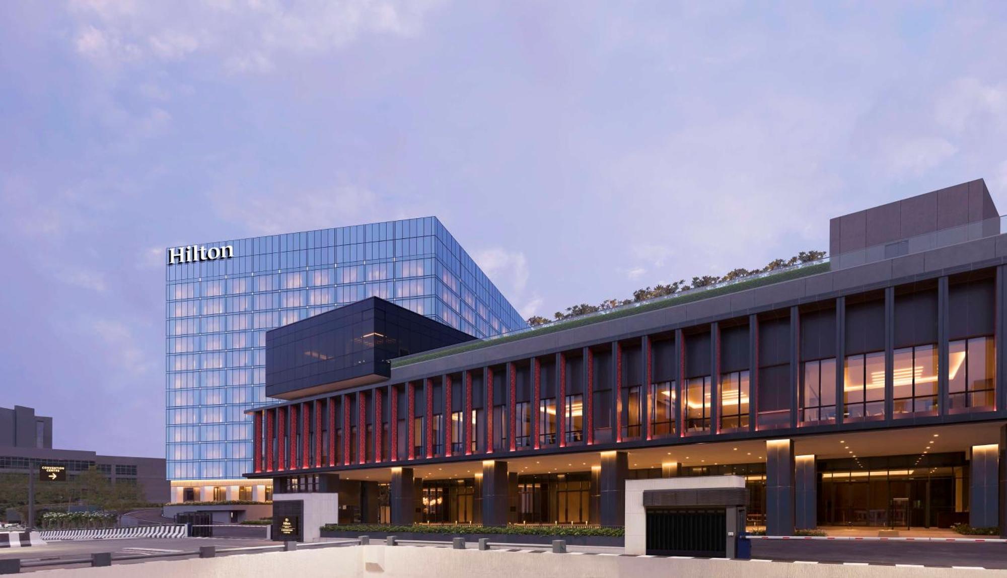 Hilton Bengaluru Embassy Manyata Business Park Hotel Bagian luar foto