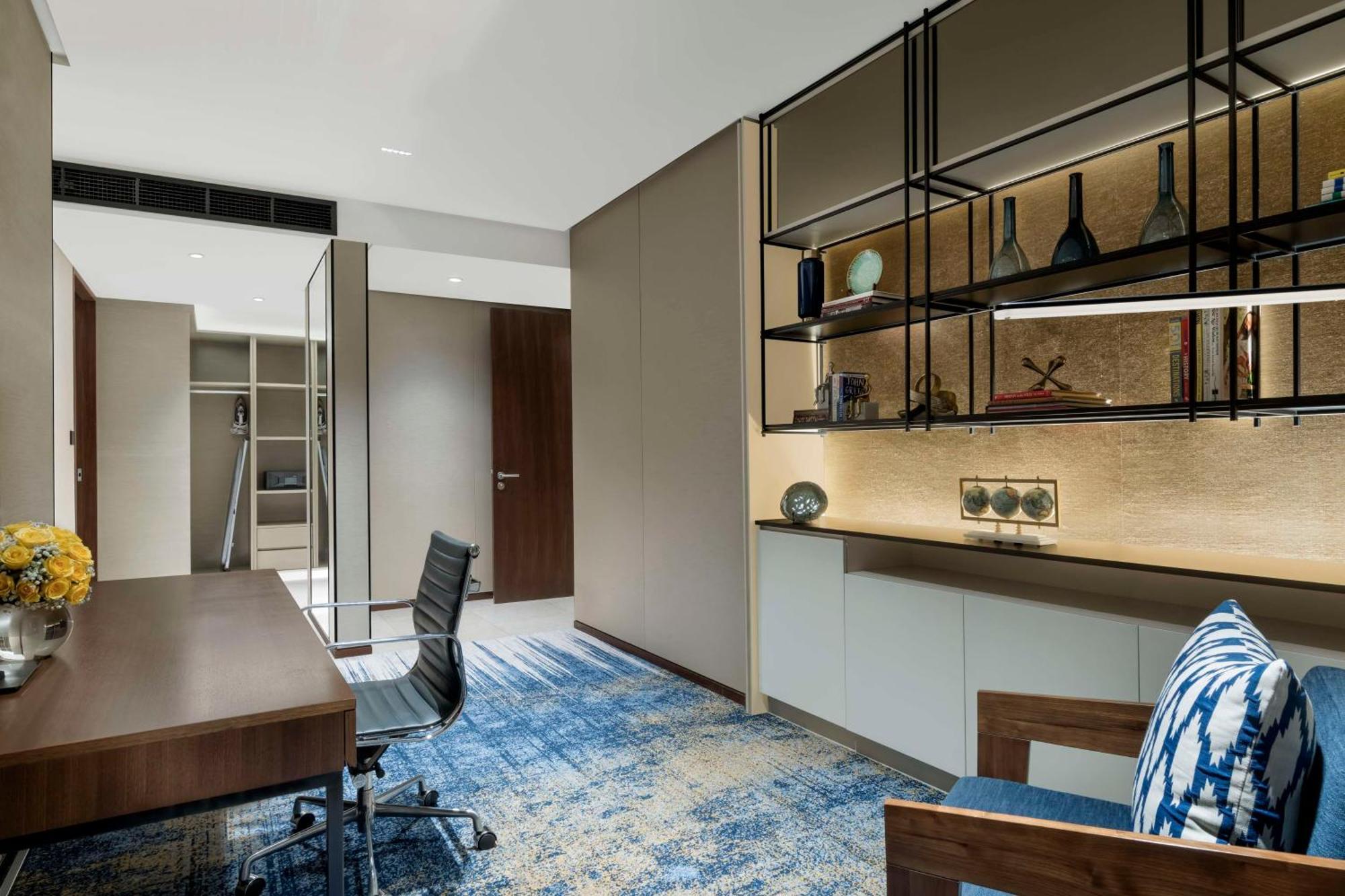Hilton Bengaluru Embassy Manyata Business Park Hotel Bagian luar foto
