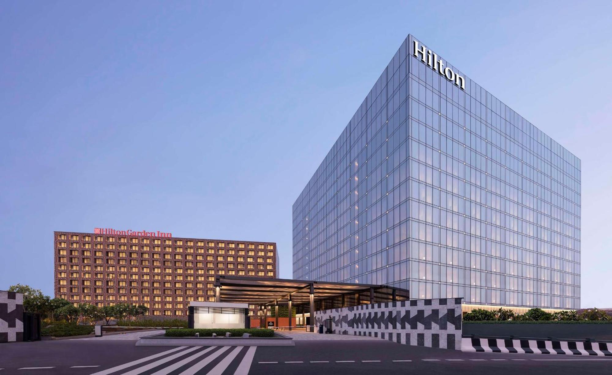 Hilton Bengaluru Embassy Manyata Business Park Hotel Bagian luar foto